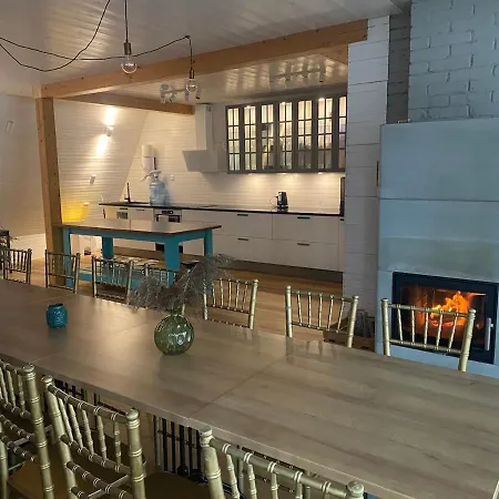 Bed & Breakfast Tuba Jaerveaeaerses Puhkemajas - Saarjaerve Puhkemaja Tromsi