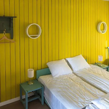 Tuba Jaerveaeaerses Puhkemajas - Saarjaerve Puhkemaja Bed & Breakfast *