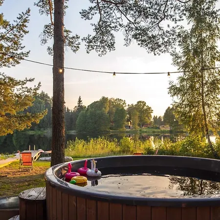 Tuba Jaerveaeaerses Puhkemajas - Saarjaerve Puhkemaja *