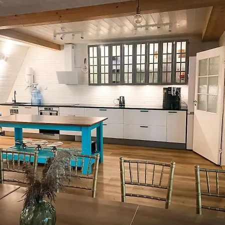 Tuba Jaerveaeaerses Puhkemajas - Saarjaerve Puhkemaja Bed & Breakfast Tromsi