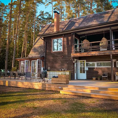 Tuba Jaerveaeaerses Puhkemajas - Saarjaerve Puhkemaja Bed & Breakfast *