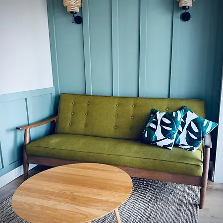 Tuba Jaerveaeaerses Puhkemajas - Saarjaerve Puhkemaja *