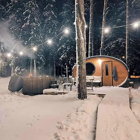 Tuba Jaerveaeaerses Puhkemajas - Saarjaerve Puhkemaja